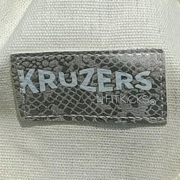♻️DONATED ♻️ KRUZERS   (FOLDABLE | TRAVEL FLATS) - Picture 5 of 5